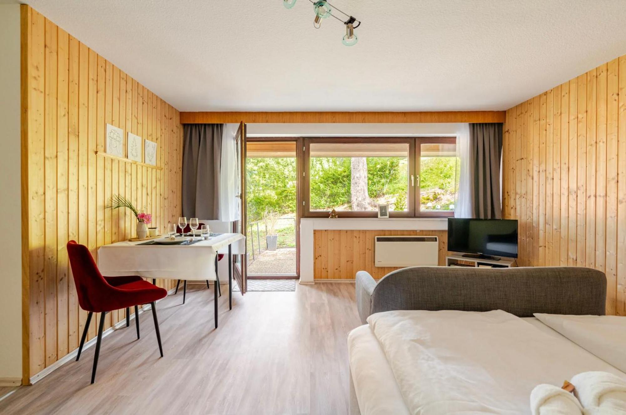 An Wanderwegen Gelegen Mit Terrasse Und Boxspringbett Apartamento Sasbachwalden Exterior foto